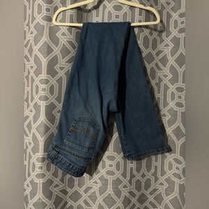 4/38 Kimes Ranch Betty 17